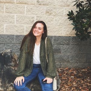 Meet your Posher, Katelyn